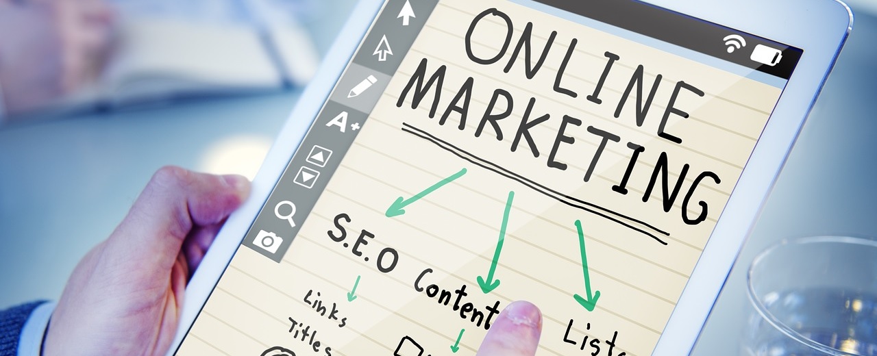 Online marketing, internetový marketing, digitální marketing a sociální sítě k tomu